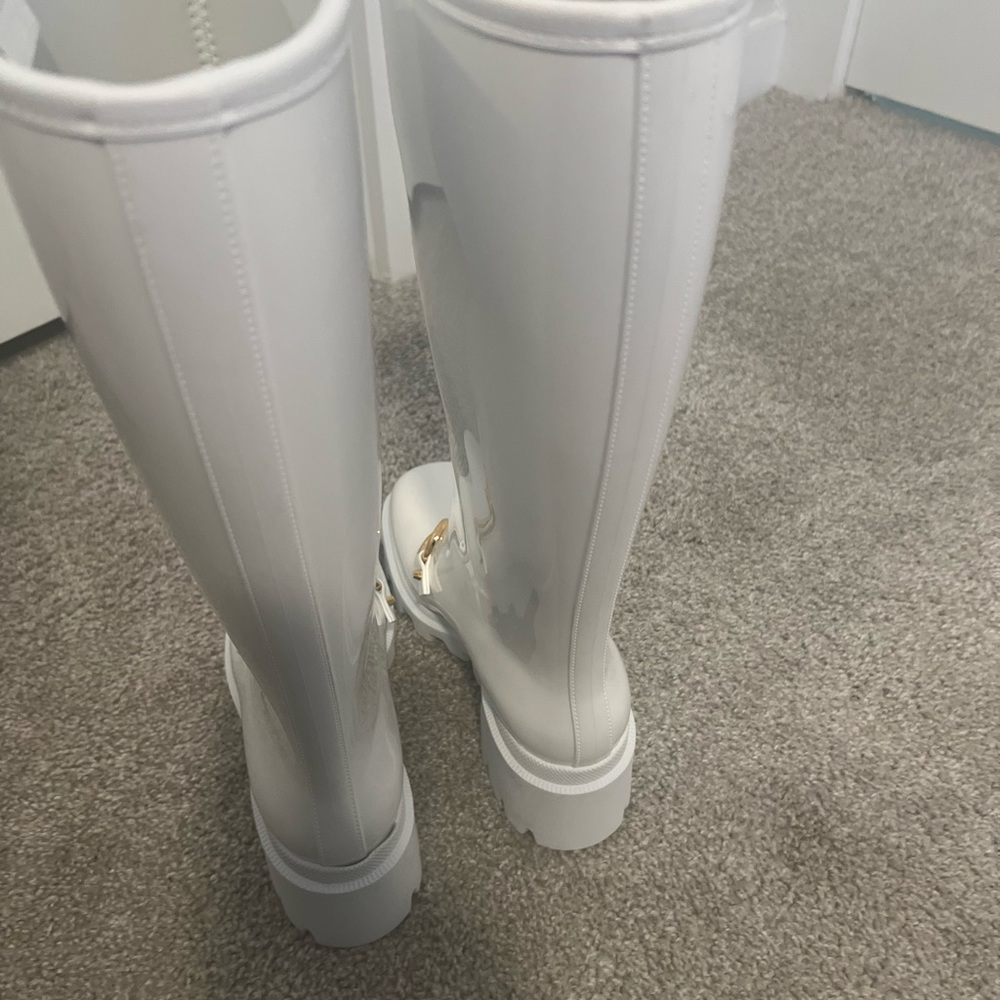 Authentic gucci white knee high rain boots with gold horsebit - Picture 5 of 5